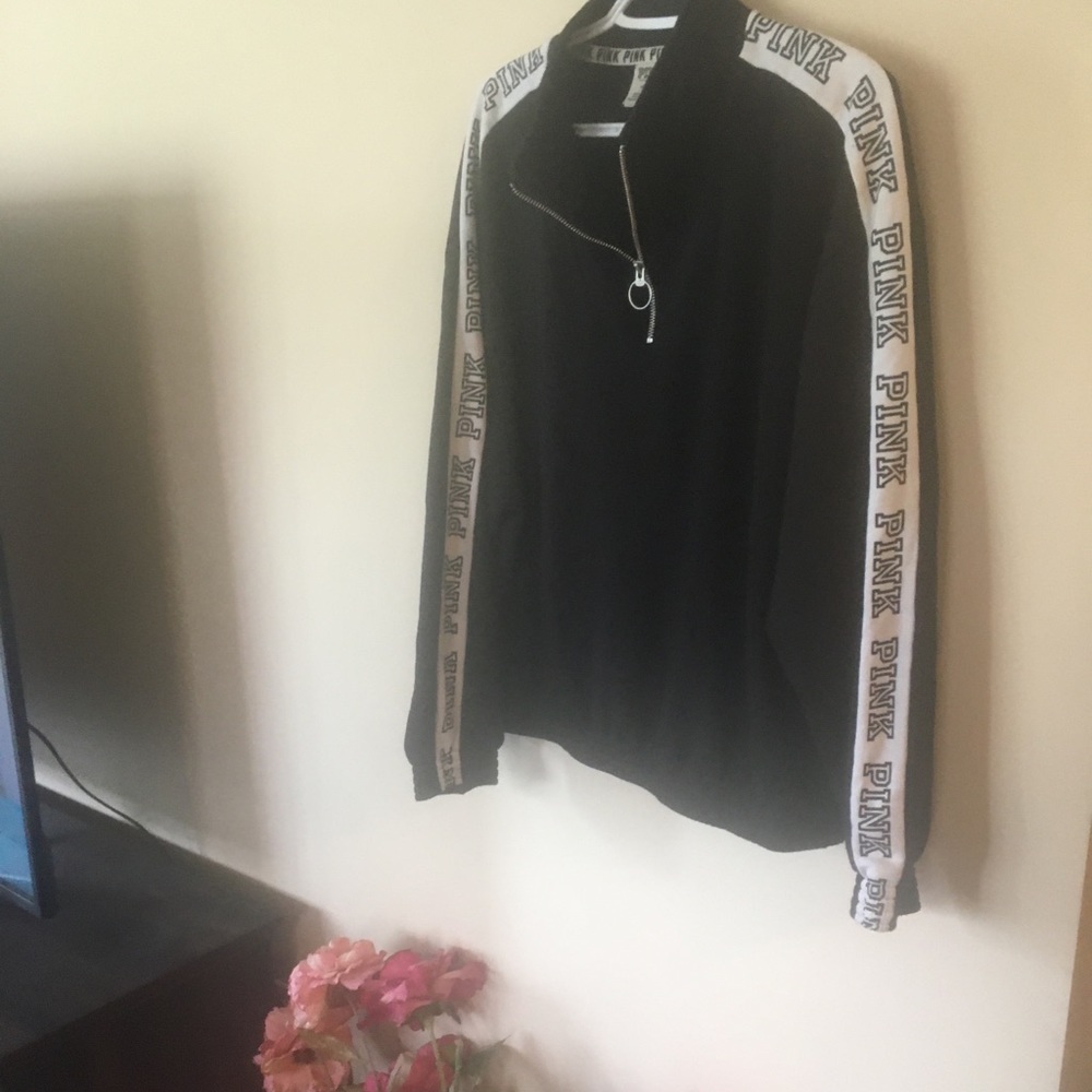 VS pink hoodie
